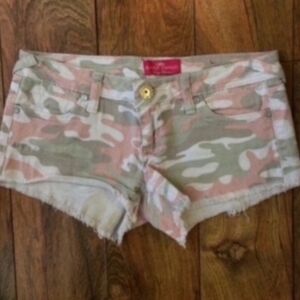 *Adorable Almost Famous Pastel Camouflage Shorts